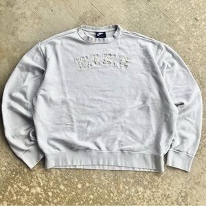 Nike Women’s Crewneck Spellout Cropped Oversized Fit Pullover Large